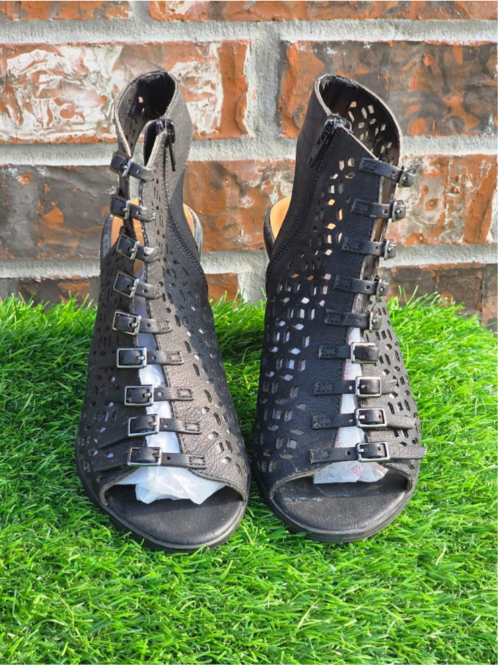 Soda Black Peep Toe Laser Cutout Block Heel Booties Women’s Size 7.5